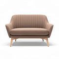 Divano a due posti in tessuto beige con struttura in legno 150 x 80 x 70cm